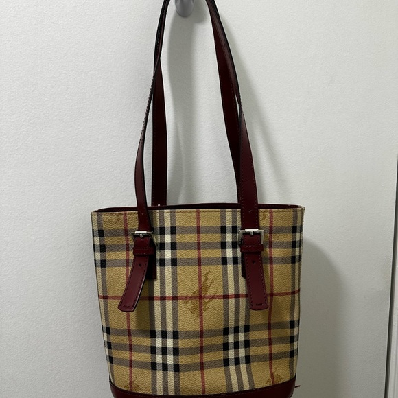 Burberry PVC Leather Novacheck Bucket Bag with Red handles. Vintage - Picture 2 of 7